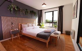 Spacious Private Flat In Sheffield City Centre